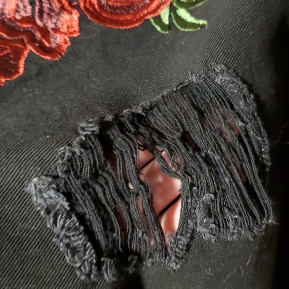 Distressed jeans - Picture 12 of 13